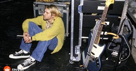 kurt cobain shoe size.